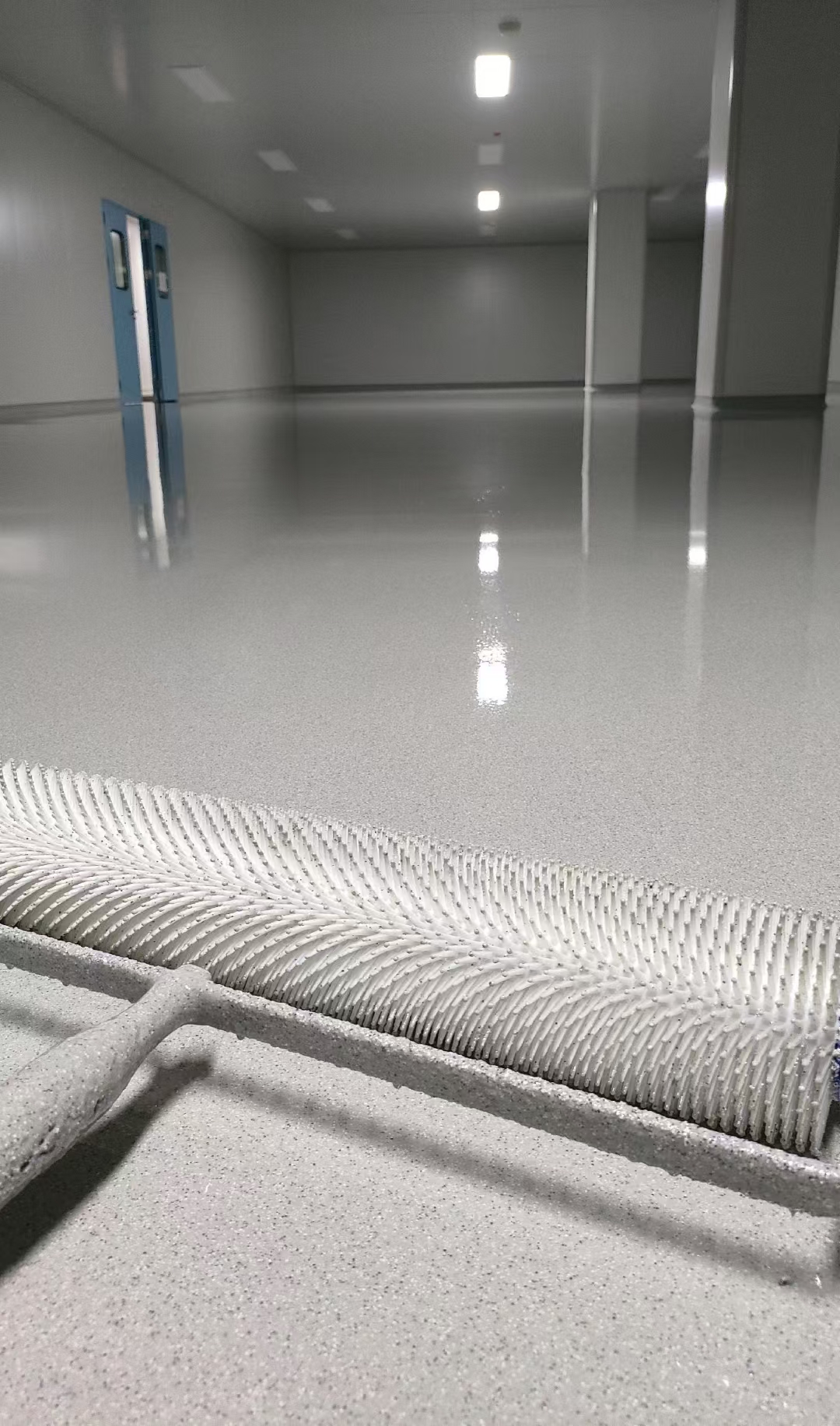 环氧彩砂与环氧彩砂自流平地坪